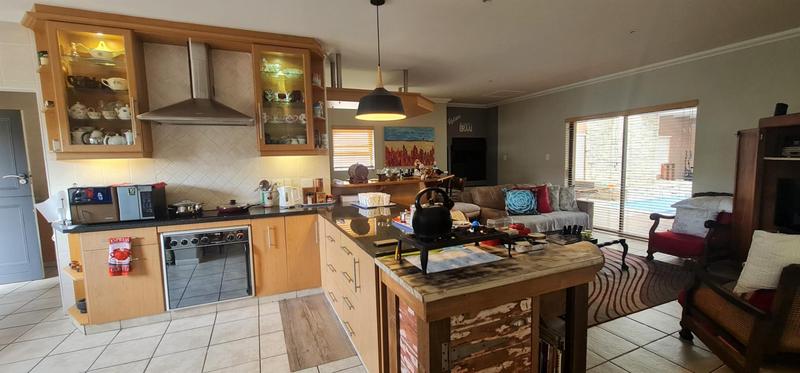 5 Bedroom Property for Sale in Myburgh Park Western Cape